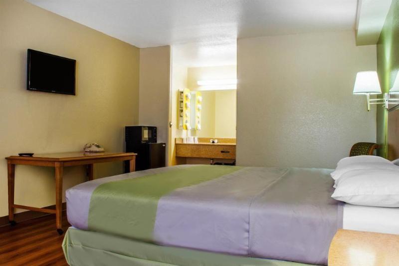 Infinity Inn & Suites Tempe Exterior photo