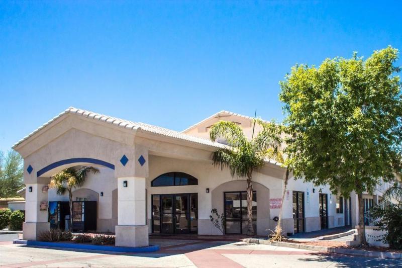 Infinity Inn & Suites Tempe Exterior photo