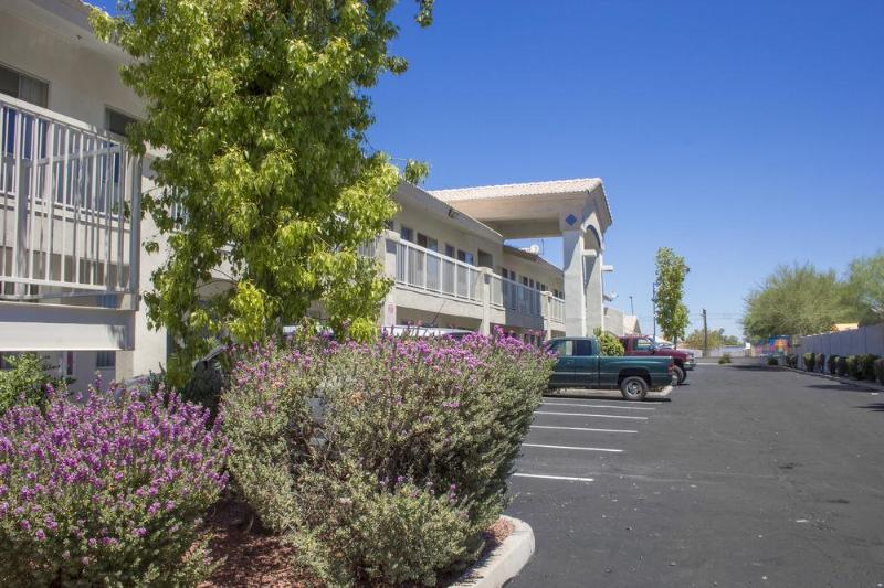 Infinity Inn & Suites Tempe Exterior photo