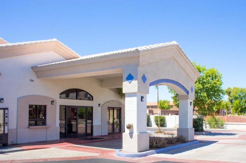 Infinity Inn & Suites Tempe Exterior photo