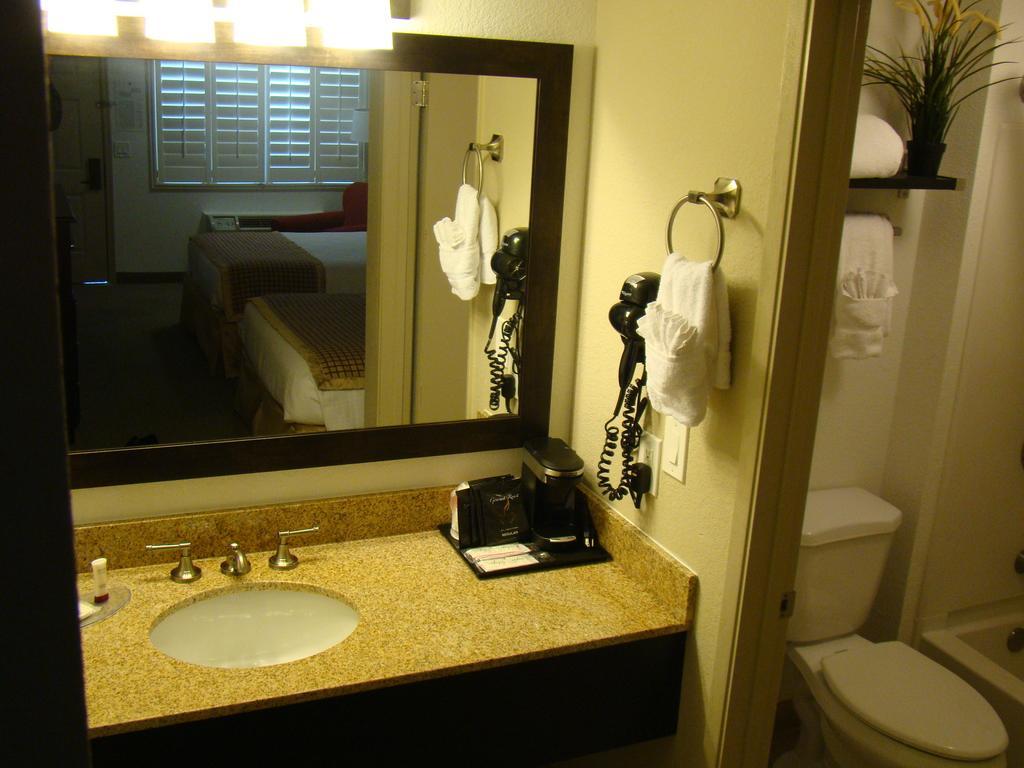 Infinity Inn & Suites Tempe Exterior photo