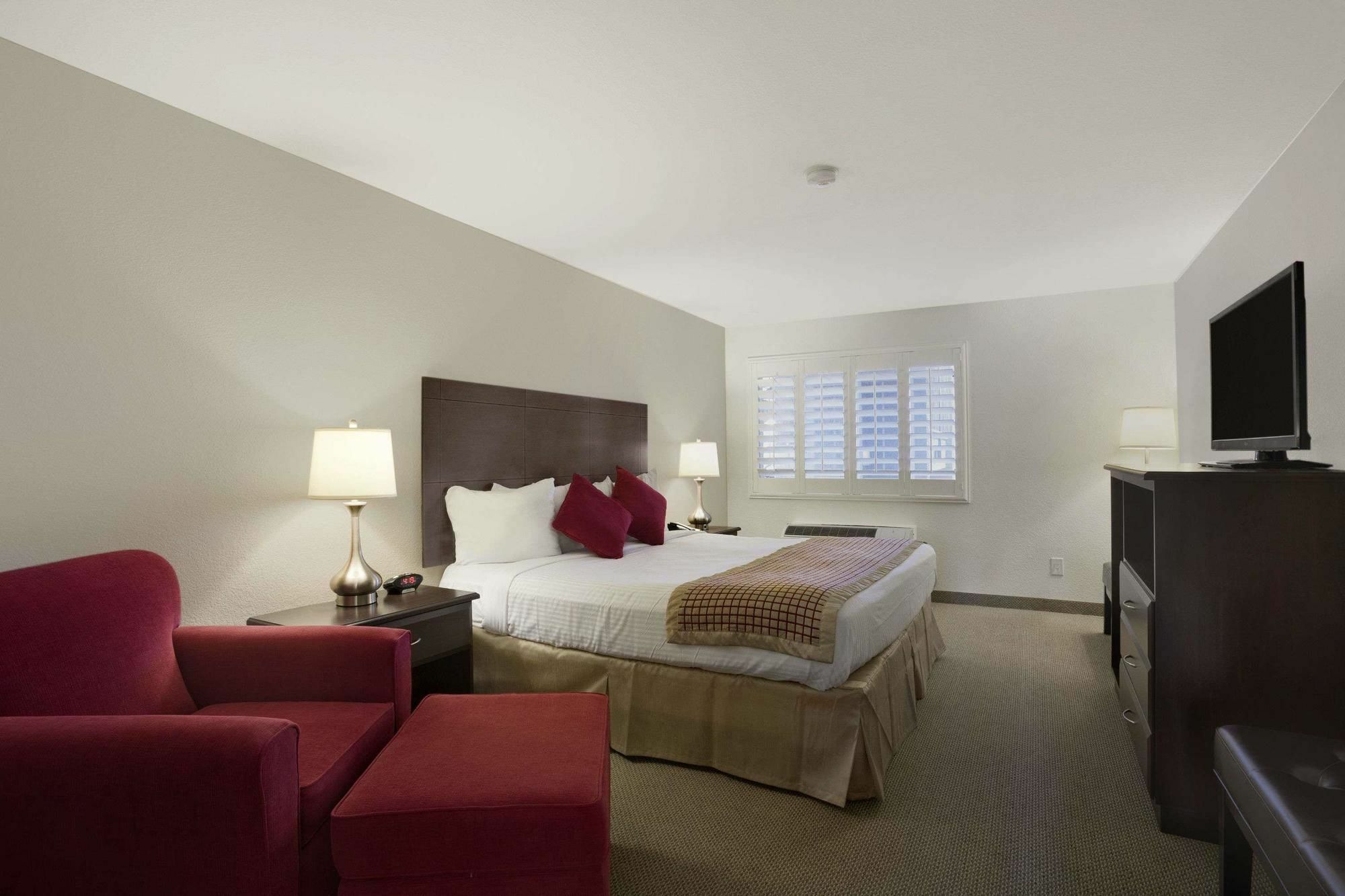 Infinity Inn & Suites Tempe Exterior photo